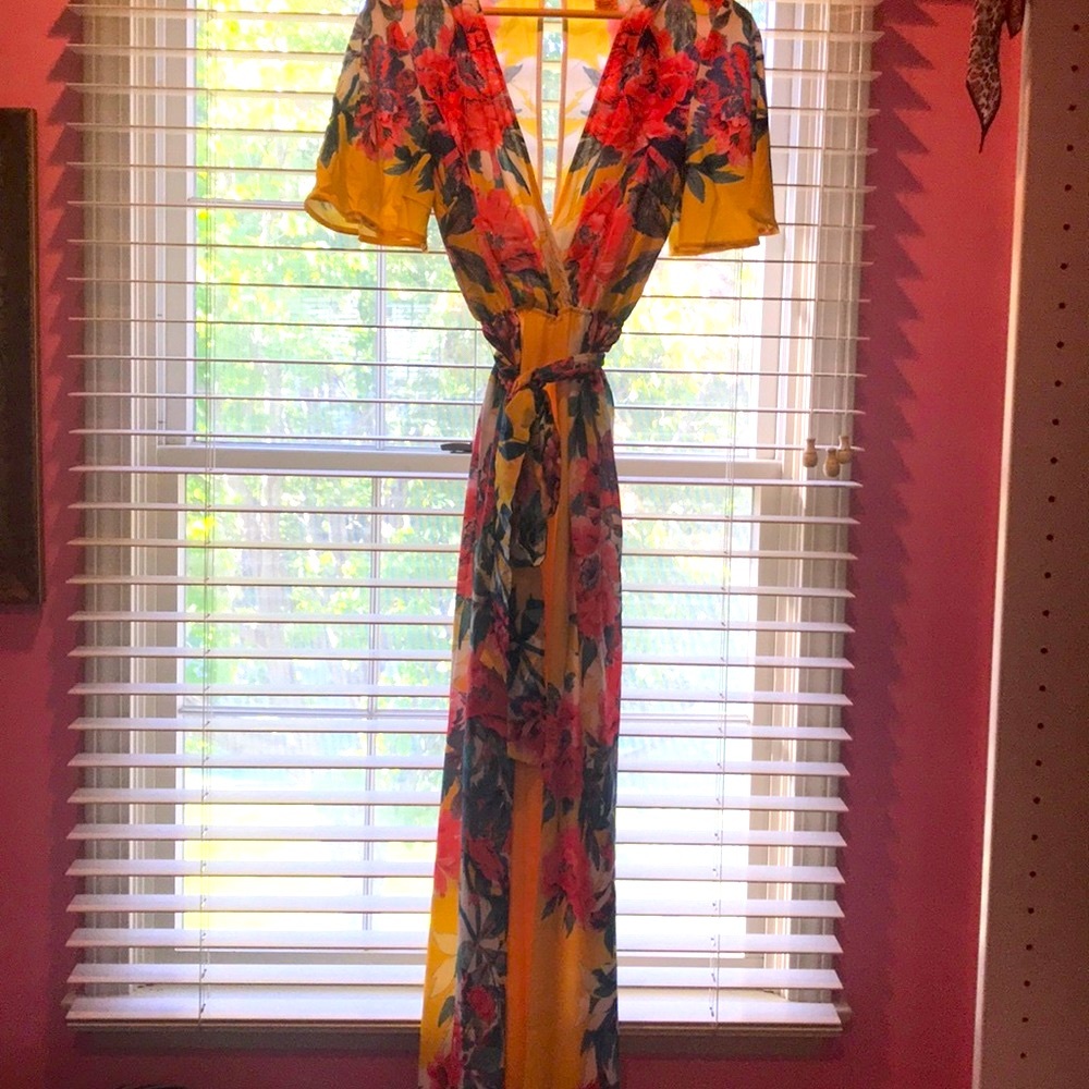 Flying tomato Floral jumpsuit NWT host pick😎